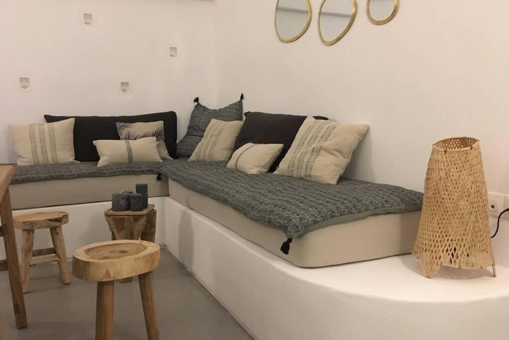 Santorini Folia Cave House With Jacuzzi Villa Pyrgos Kallistis ภายนอก รูปภาพ