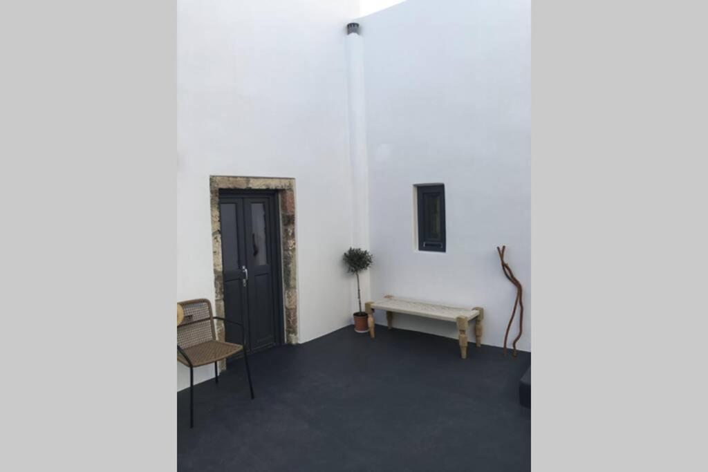 Santorini Folia Cave House With Jacuzzi Villa Pyrgos Kallistis ภายนอก รูปภาพ